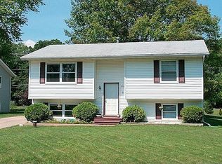 9366 11th Ave, Pleasant Prairie, WI 53158