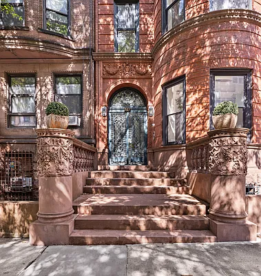 Sold by Compass | media 6