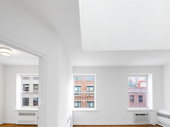 3rd image of 124 E 27th St APT 4A