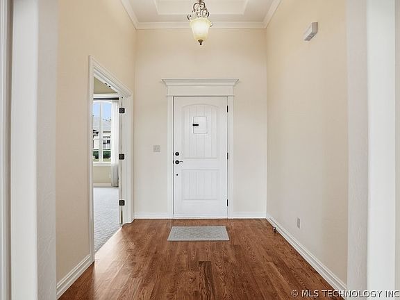 4th image of 8409 S Olympia Ave
