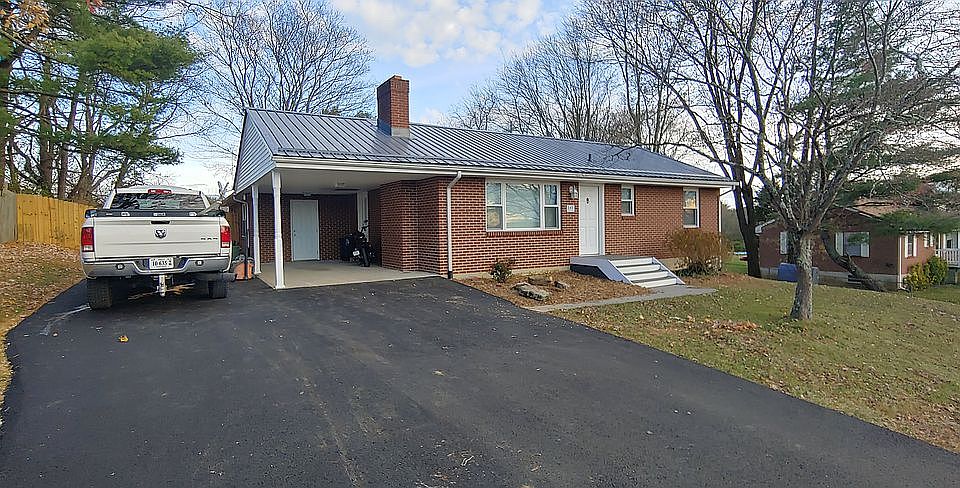 1st image of 145 Majestic Dr NW