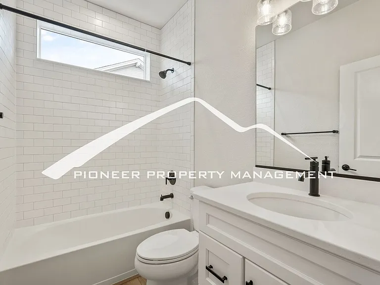 2398 Merlot Dr — Photo 18