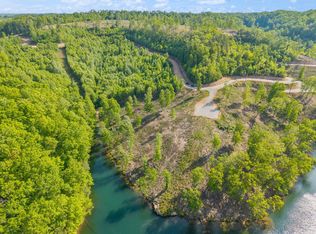28 Sleepy Hollow Rd, East Bernstadt, KY 40729