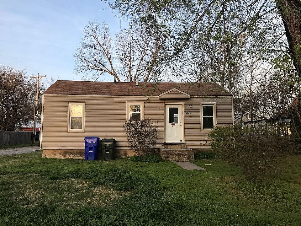 1st image of 204 S Ponca Ave