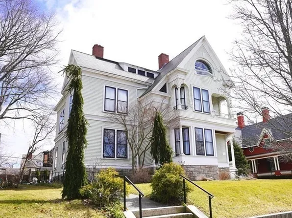 527 Rock St, Fall River, MA 02720