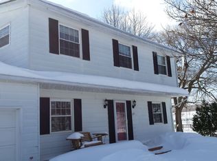 702 White Springs Dr, Geneva, NY 14456