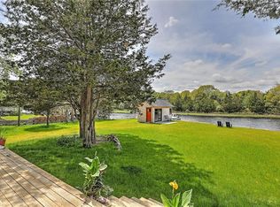 54 Enfield Ave, North Kingstown, RI 02852