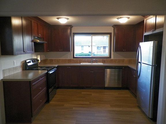 2nd image of 3110 E McLoughlin Blvd