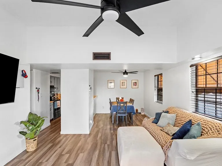 1430 W La Jolla Dr #1430 — Photo 1