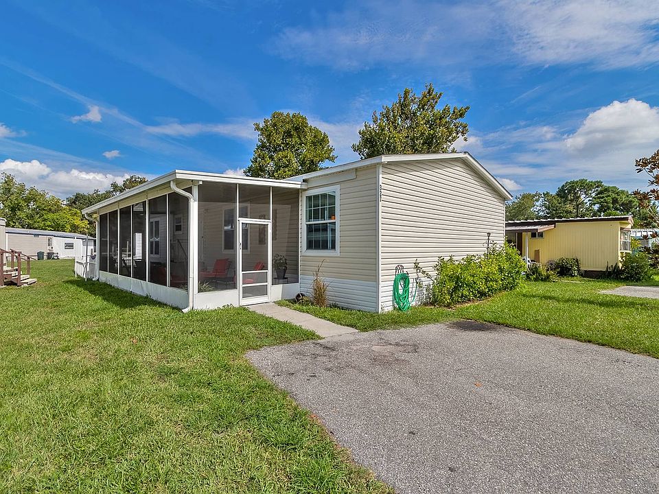 1st image of 327 Banyan Ln