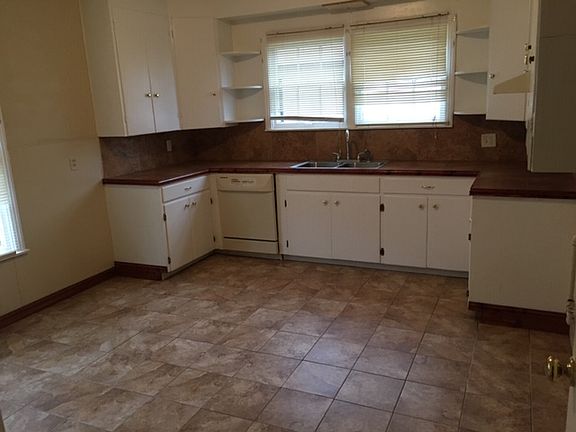 3rd image of 4411 Galveston St