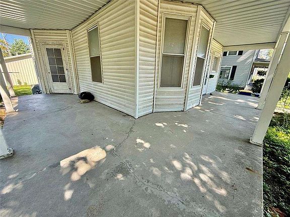 3rd image of 421 S 4th Ave