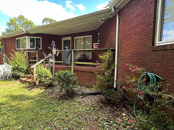 3rd image of 701 Ashmore Dr