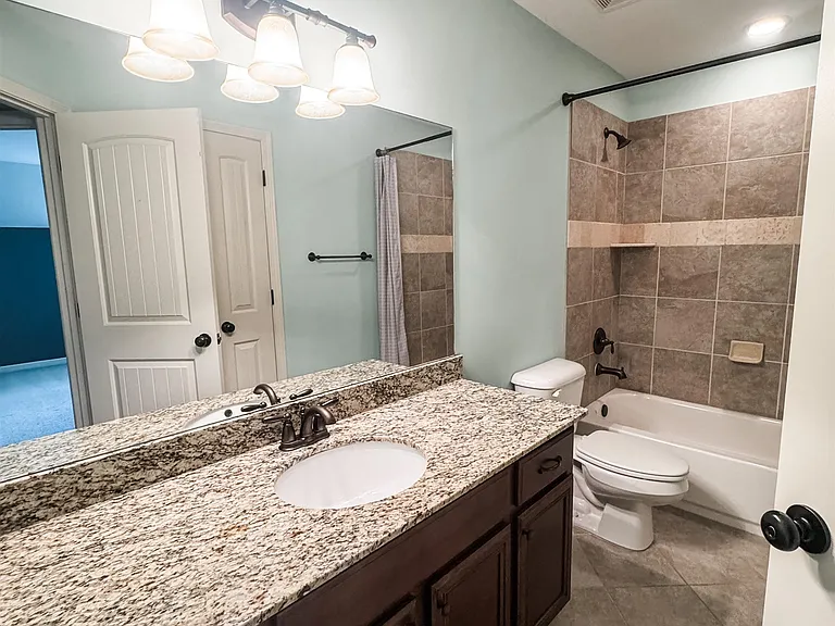 1229 Grainfield Cv — Photo 15