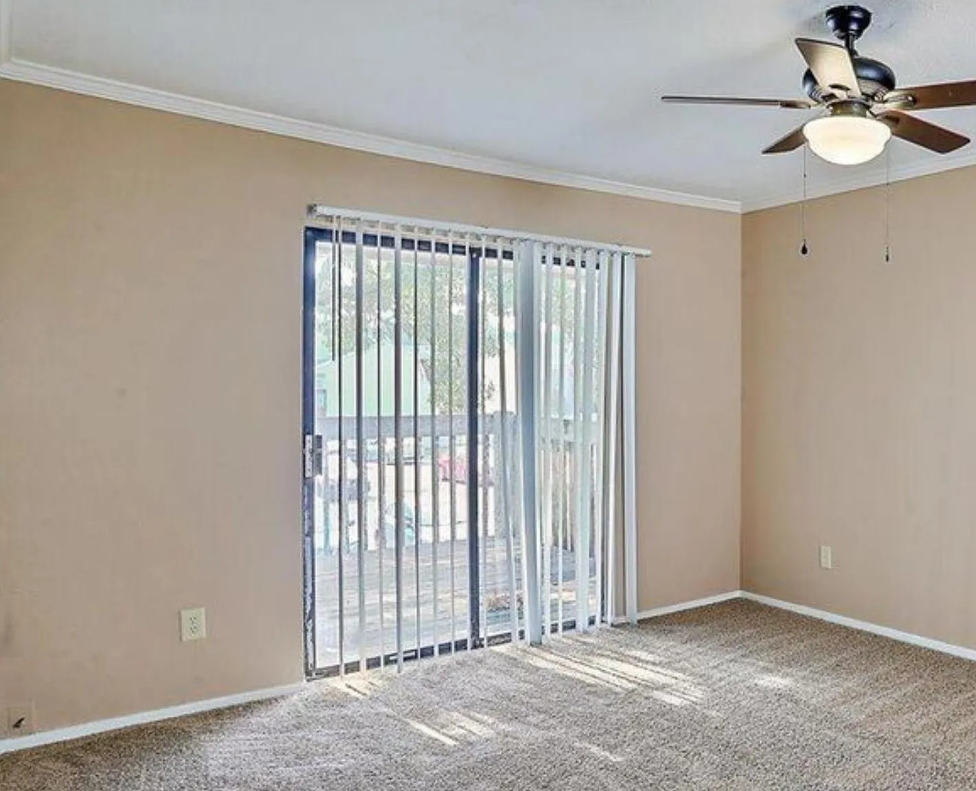 2 bed, 1.5 bath, 1022 sqft, $1,575 — Photo 3