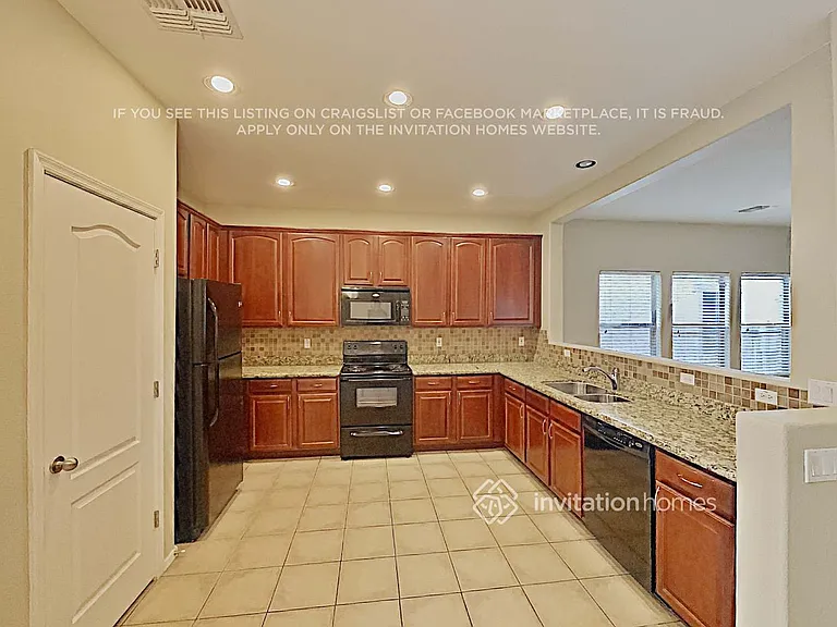22194 S 211th St — Photo 6