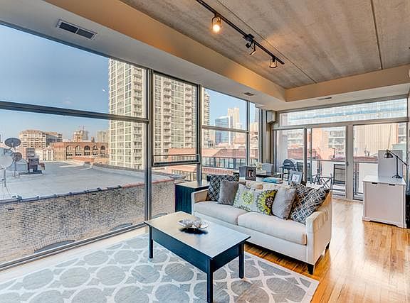 5th image of 630 N Franklin St APT 811