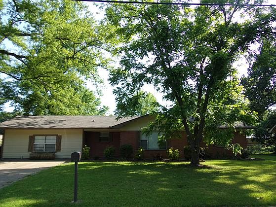 1st image of 619 Mary Ann Dr