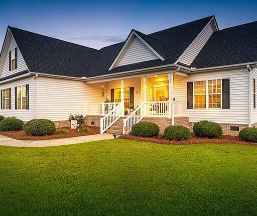 3rd image of 191 Magnolia Drive