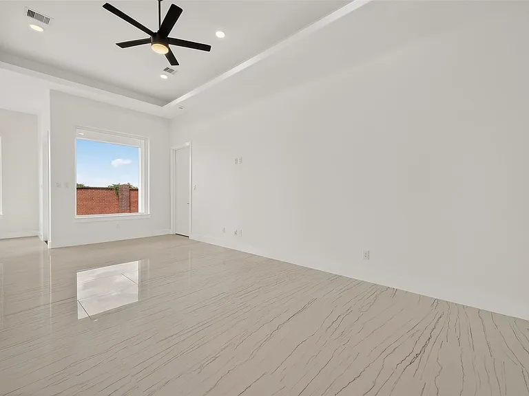 2226 Syrian St — Photo 10