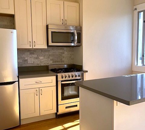 4th image of 887 Bush St APT 503
