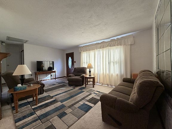 4th image of 1827 Burry Circle Dr
