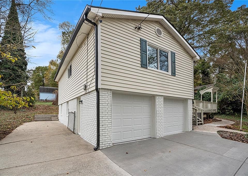 1st image of 2088 E Cherokee Dr