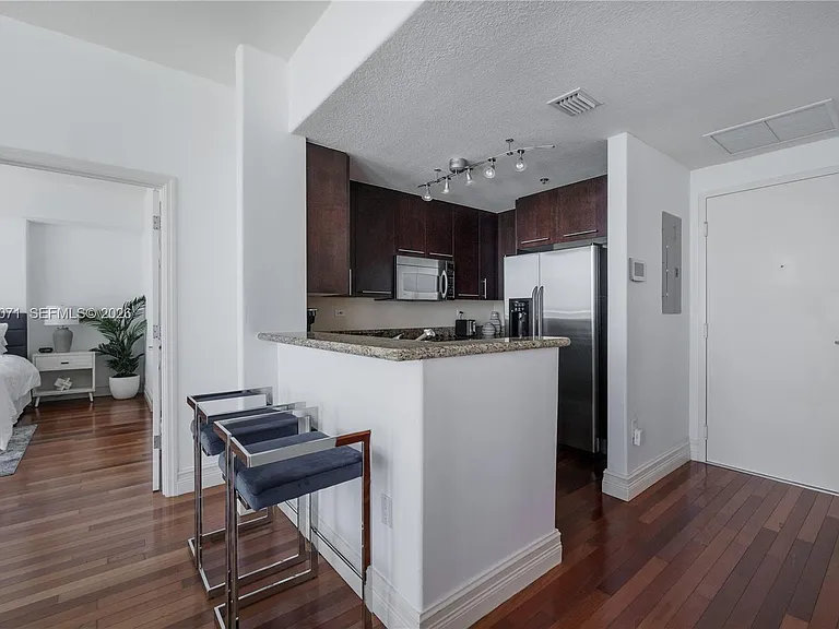 6515 Collins Ave #1405 — Photo 13