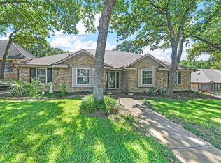 824 Firewheel Trl, Fort Worth, TX 76112