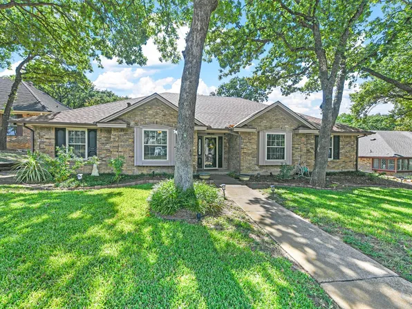 824 Firewheel Trl, Fort Worth, TX 76112