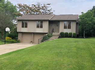 21111 Sunny Ridge Dr, Lawrenceburg, IN 47025