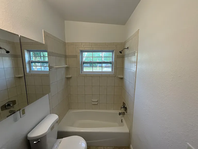8804 78th Pl — Photo 7