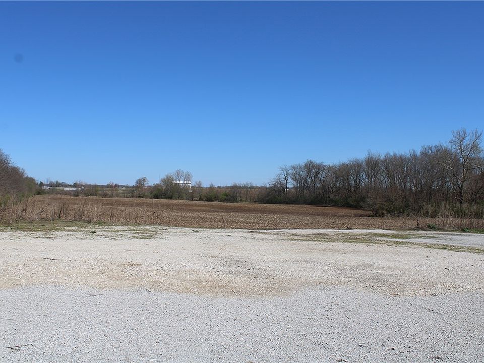 2nd image of 1267 N 1700 East Rd