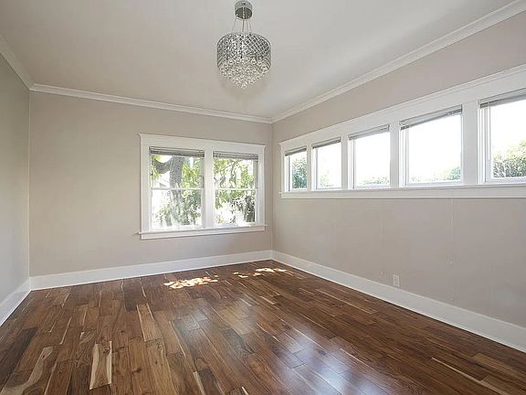 4th image of 1124 Stanley Ave