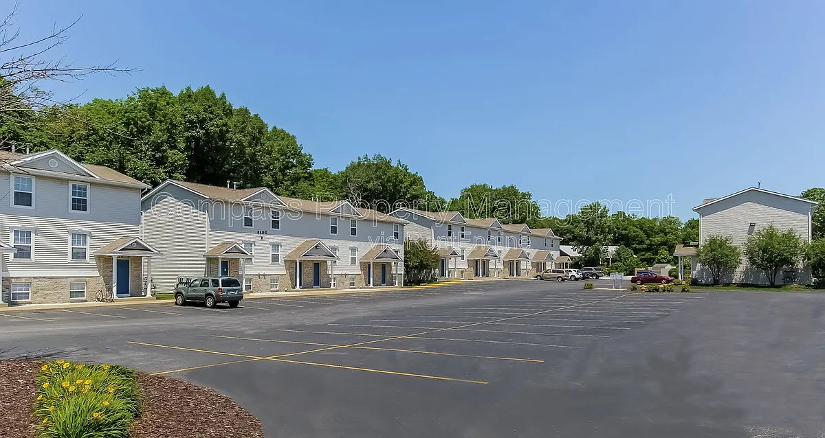 Building Photo - Hightree Townhomes