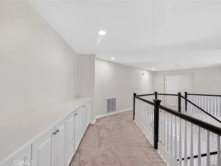45136 Willowick St — Photo 3