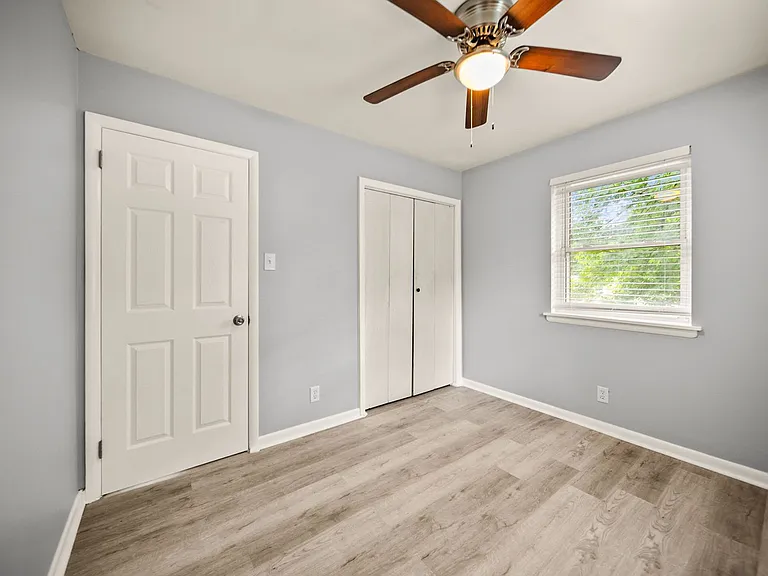 15 Village Ct — Photo 21