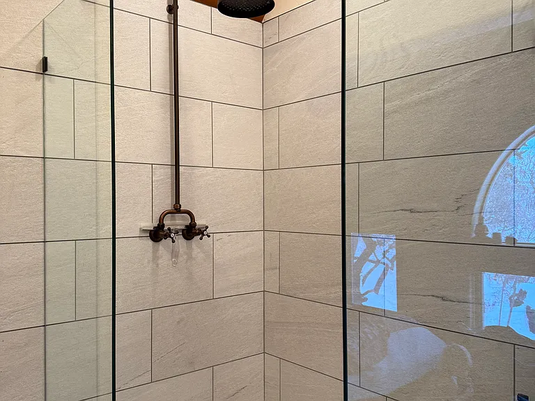 Second floor en suite bathroom