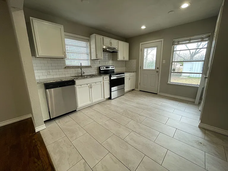 613 S Andrews Ave — Photo 5