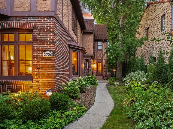 3rd image of 2726 E Shorewood BOULEVARD