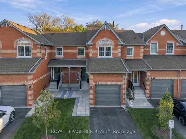707 Caradonna Cres, Newmarket, ON L3X 1W5