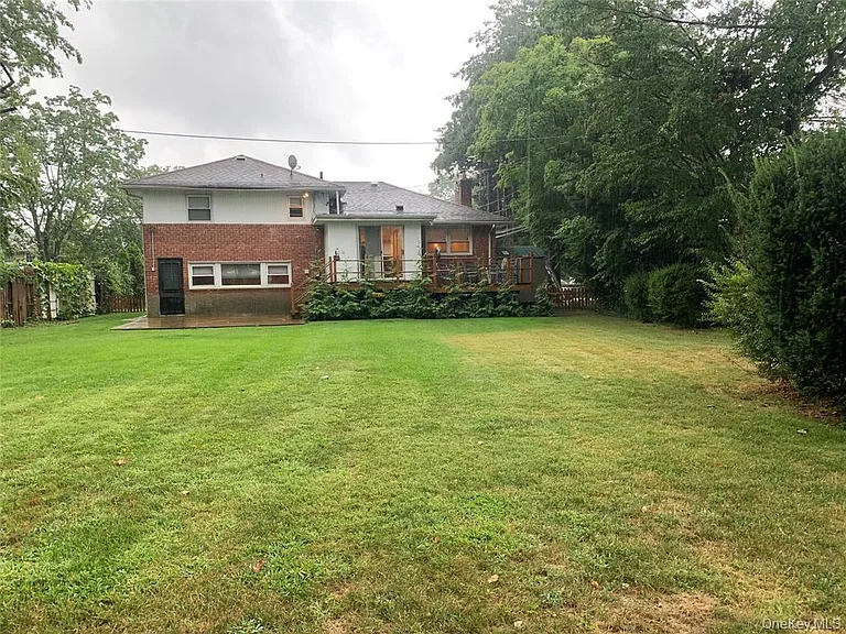 2 Stuart Dr — Photo 16