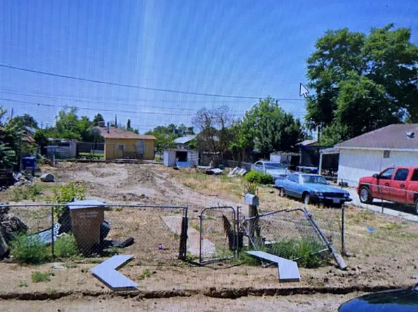 8305 Lana St, Lamont, CA 93241