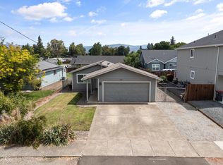 1827 Lillian St, Medford, OR 97501