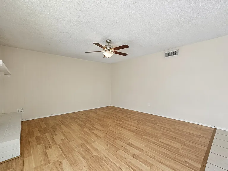 2604 Winding Creek Dr — Photo 22