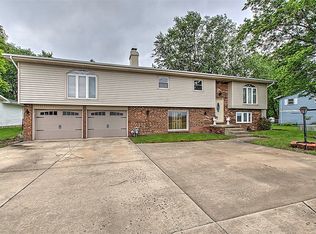 505 W Forsyth Rd, Forsyth, IL 62535