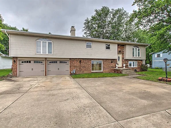 505 W Forsyth Rd, Forsyth, IL 62535