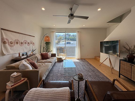 5th image of 2512 Silver Lake Blvd