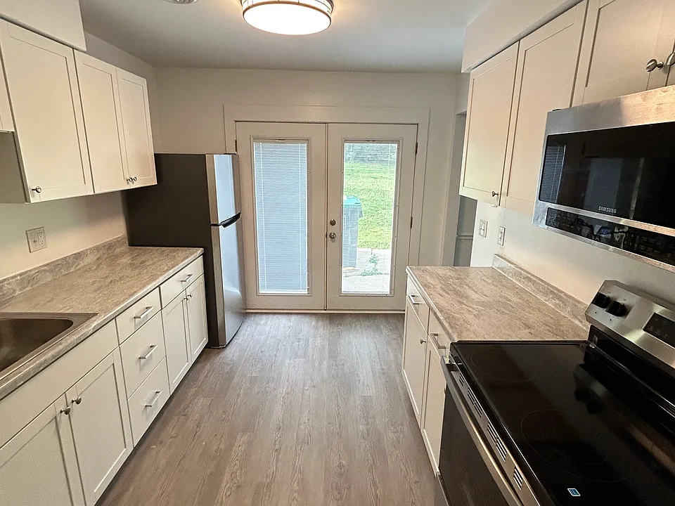 New kitchen & appliances