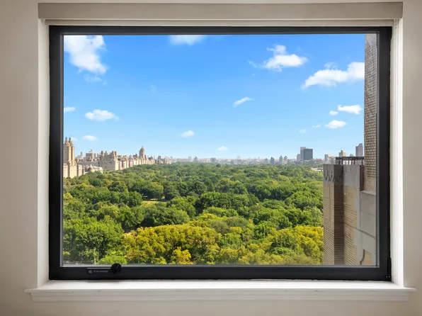 160 Central Park South image 4 of 13